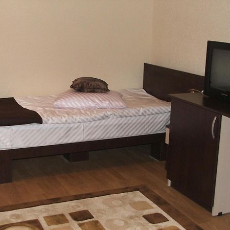 Pension Cleopatra Тыргу-Муреш Экстерьер фото