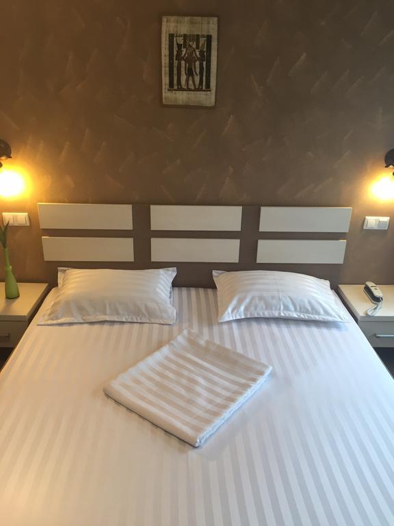 Pension Cleopatra Тыргу-Муреш Экстерьер фото