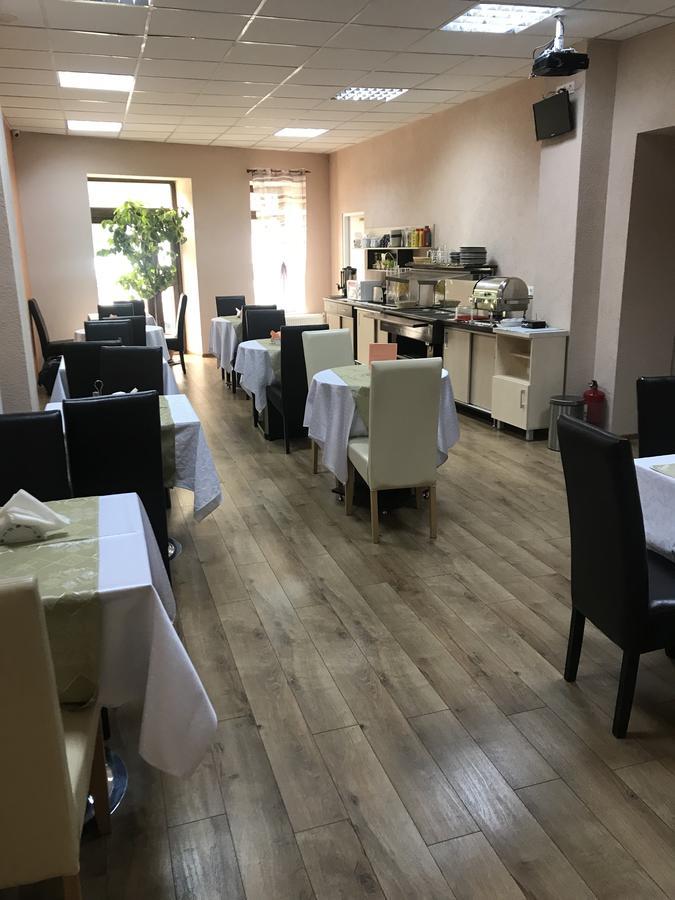 Pension Cleopatra Тыргу-Муреш Экстерьер фото